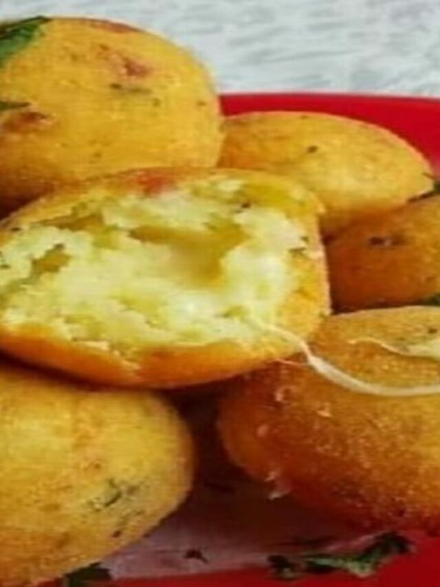 Bolinho de batata com queijo perfeito para seu café da manhã