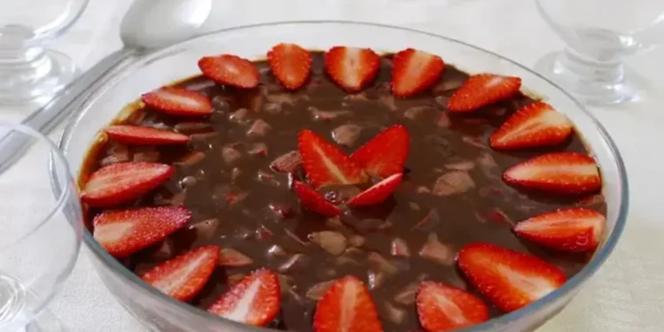 Bombom de travessa de ninho com morango