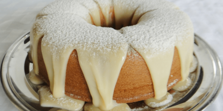 Bolo com cobertura de Leite Ninho