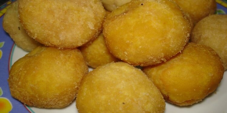 Bolinho de mandioca com carne seca