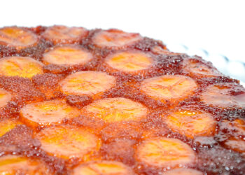 Bolo de banana caramelizado