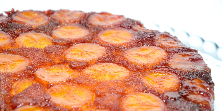 Bolo de banana caramelizado