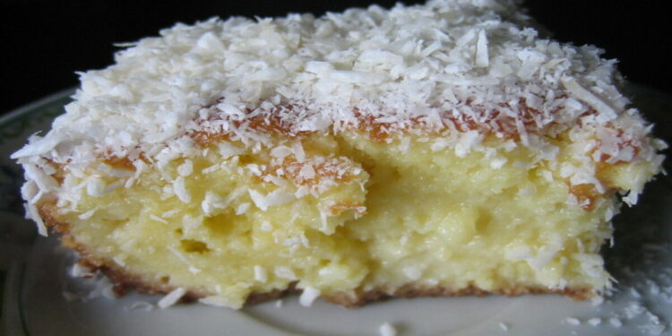 Bolo de coco gelado