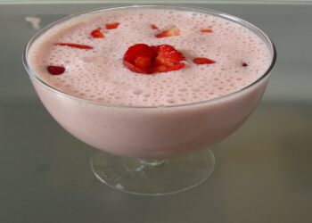 Iogurte de morango caseiro