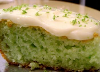 Bolo verde de limão