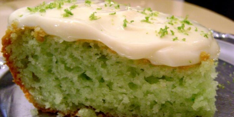 Bolo verde de limão