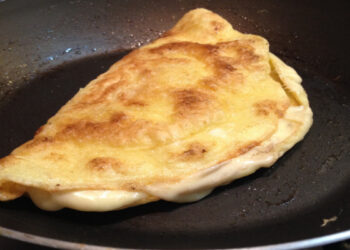 Pão de queijo de frigideira com tapioca