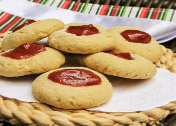 Biscoito amanteigado com goiaba