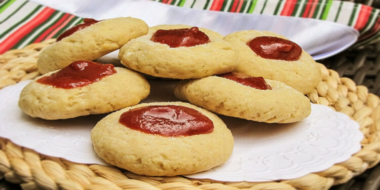 Biscoito amanteigado com goiaba