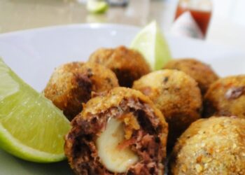 Almôndegas recheadas