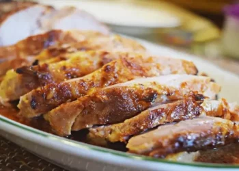 Lombo de porco com molho de hortelã