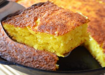 Bolo de milho com coco